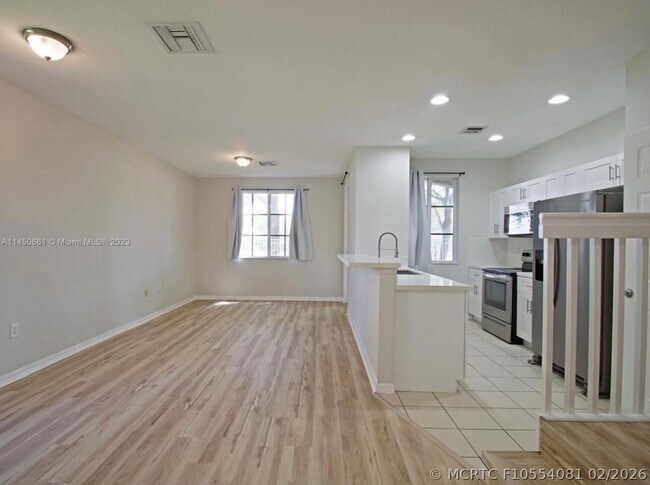 Building Photo - 6030 SW 19th Pl