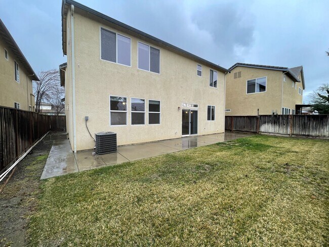 Building Photo - 1513 Sturm Dr