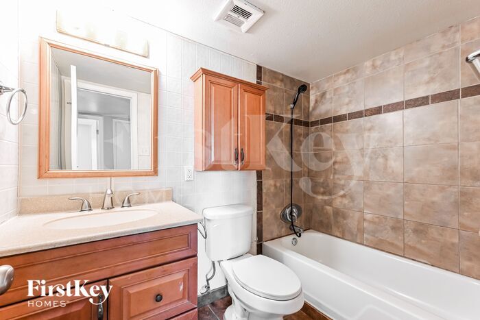 Building Photo - 15250 N 32nd Dr