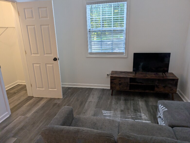 Building Photo - 5700 Miles Rd