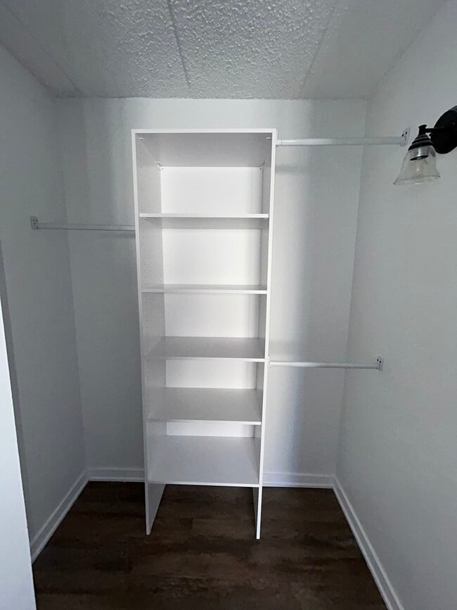 Building Photo - 9128 W Terrace Dr