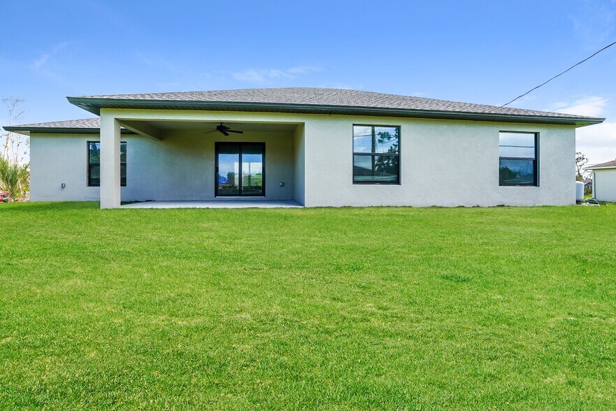 Building Photo - 18434 Fern Rd