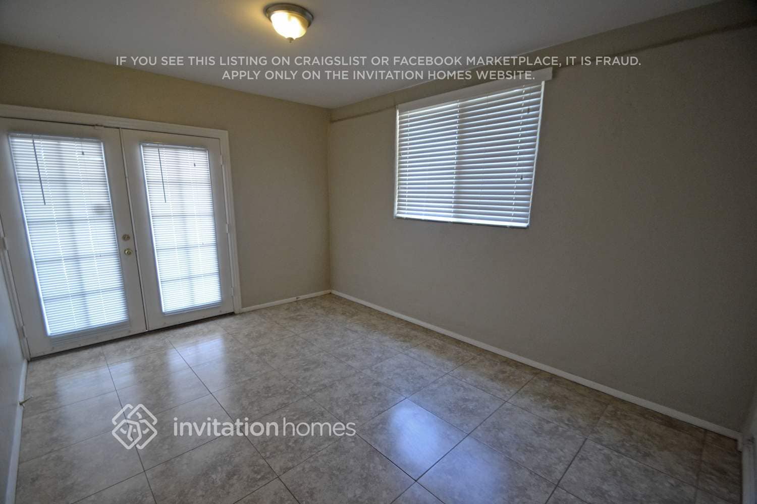Building Photo - 3630 E Oak St