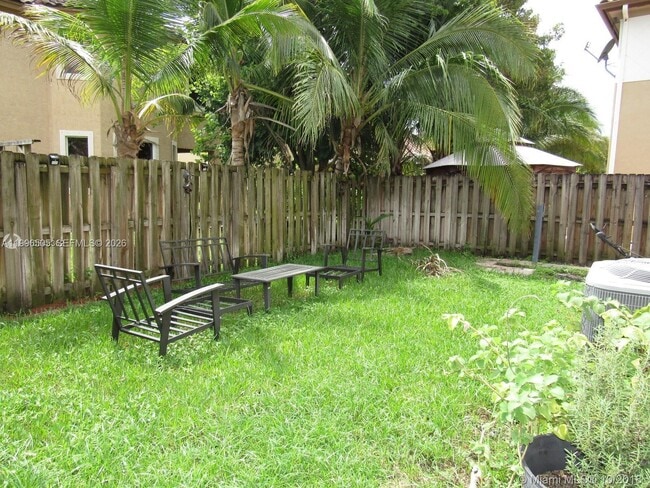 Building Photo - 14030 SW 51st Ln