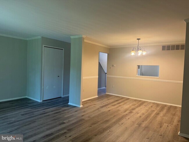 Building Photo - 9728 Summer Park Ct