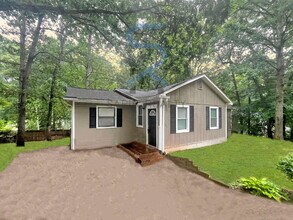 Building Photo - Move in before October 15th and get $100 O...