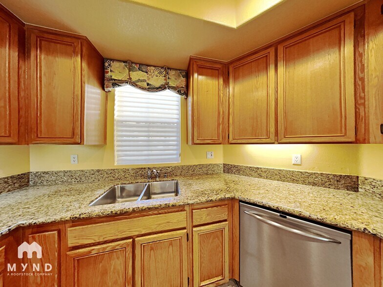 Building Photo - 6844 Adolphia Dr