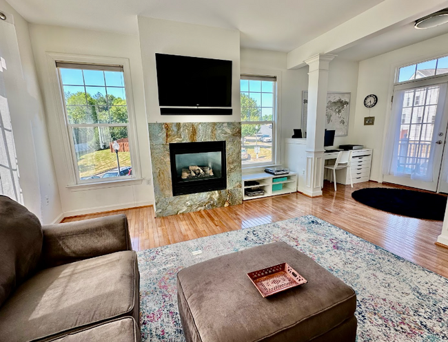 Building Photo - 8273 Glade Bank Dr