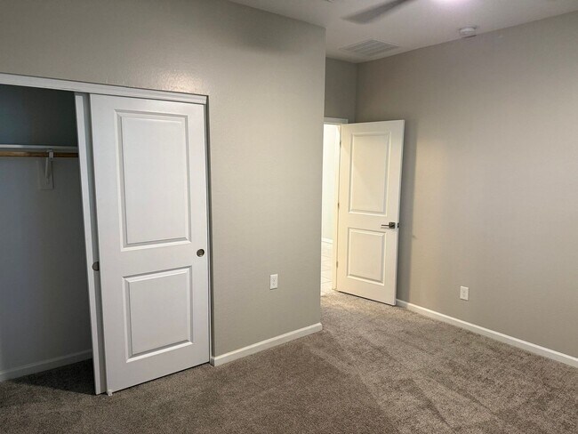 Building Photo - 2020 E Kansas Dr