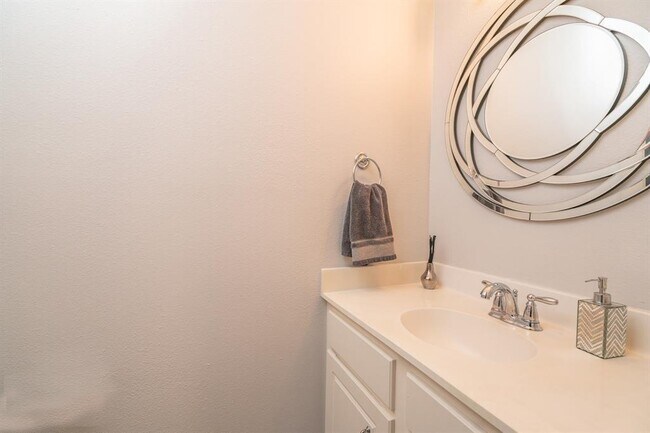 Building Photo - 6410 Ferris Dr