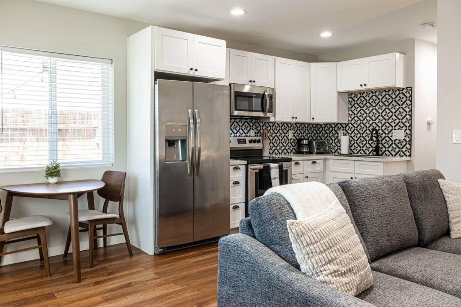 Building Photo - 4349 Oxford St