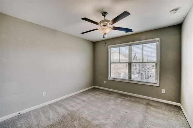 Building Photo - 901 Sunset Park Dr