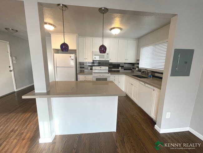 Building Photo - 316/318 Chapman Avenue - ALV01