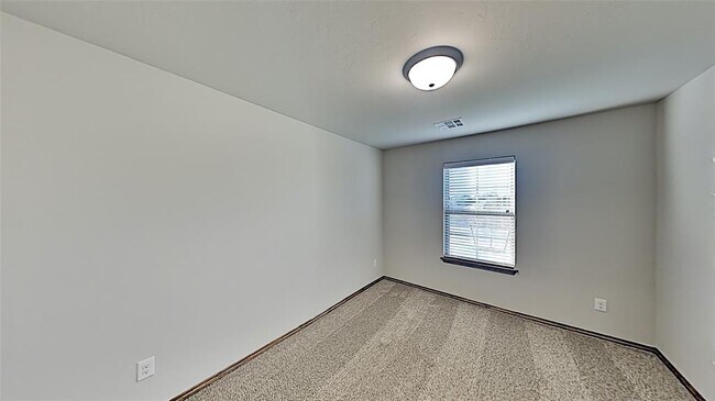 Building Photo - 5521 Cheyenne Rd