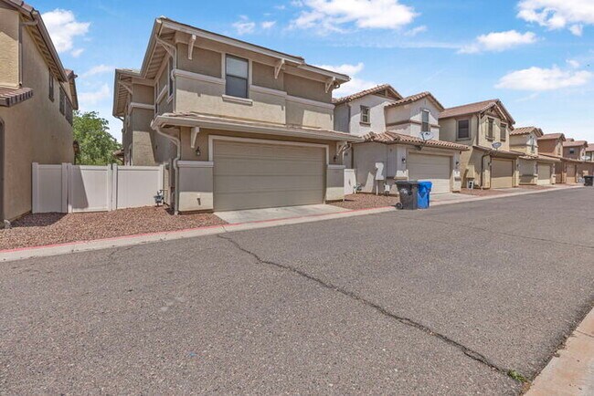 Building Photo - 3828 E Jasper Dr