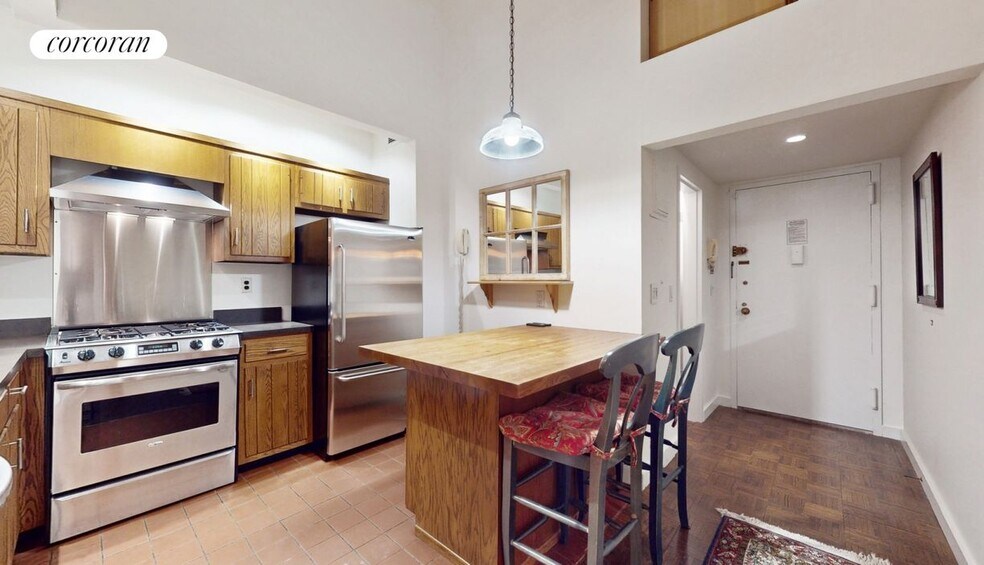 Building Photo - 529 W 42nd St