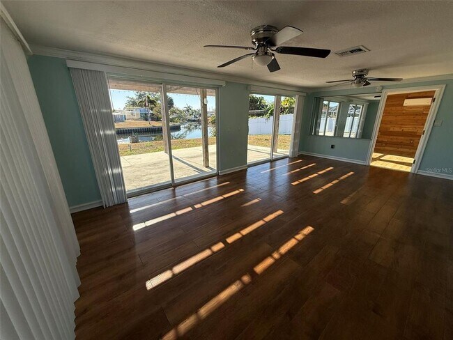 Building Photo - 121 Carlisle Ave NW