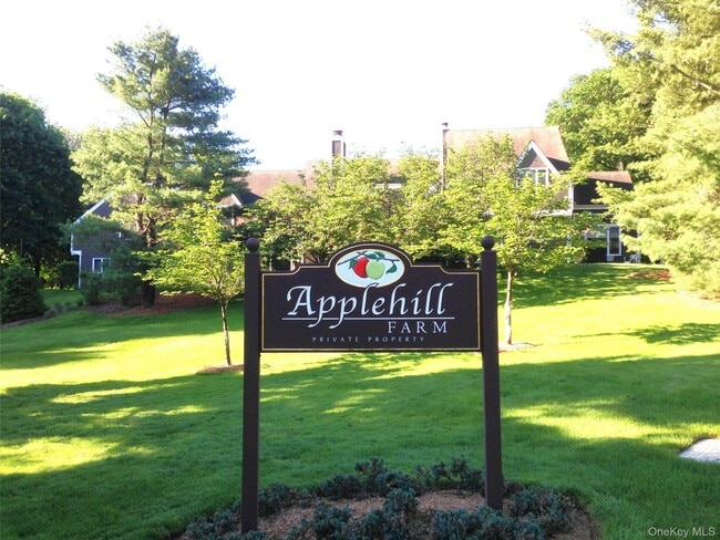 Building Photo - 11 Pondview Cl