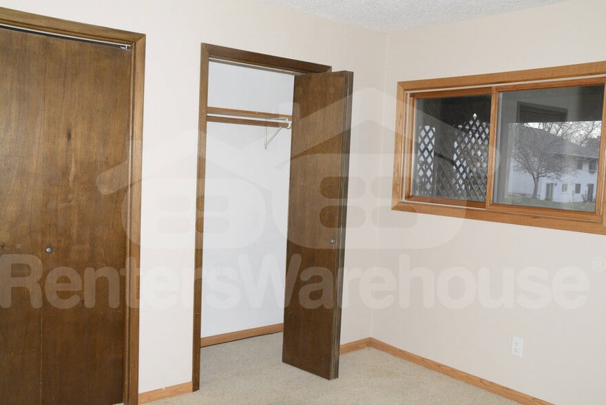 Building Photo - 710 E 143rd St