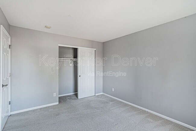 Building Photo - 3753 E Mallard St