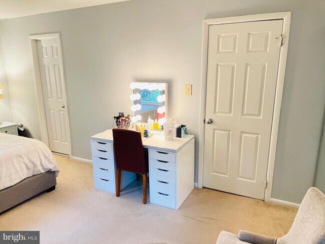 Building Photo - 16 Mateus Way