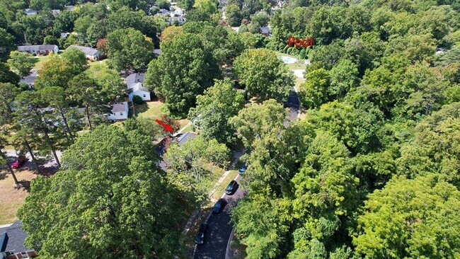 Building Photo - Charming 2BR Condo in Greensboro