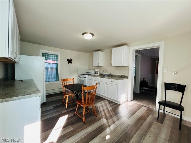 Building Photo - 1828 4th St