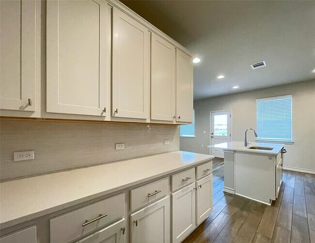 Building Photo - 1602 Jacey Way