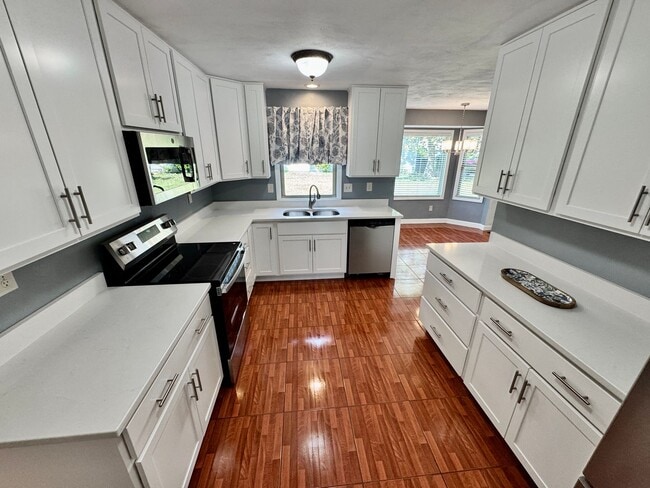 Building Photo - Available NOW! A Unique Home in Wesleyan C...