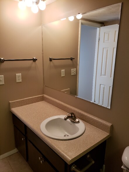 Building Photo - 7100 Van Dorn St