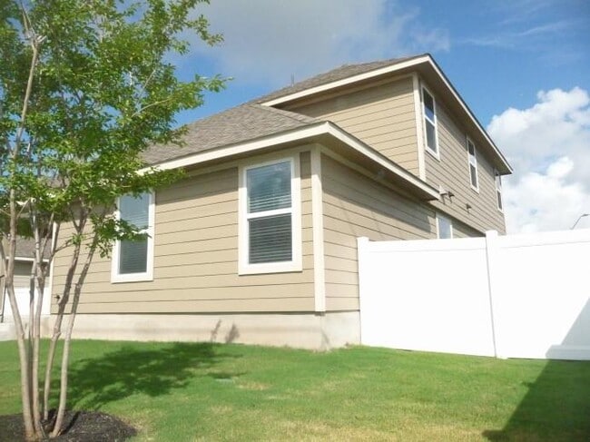 Building Photo - 18409 Bandelier Dr