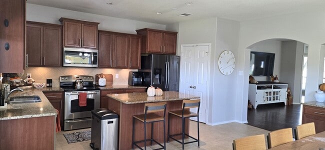 Building Photo - 1112 Sugar Brook Dr