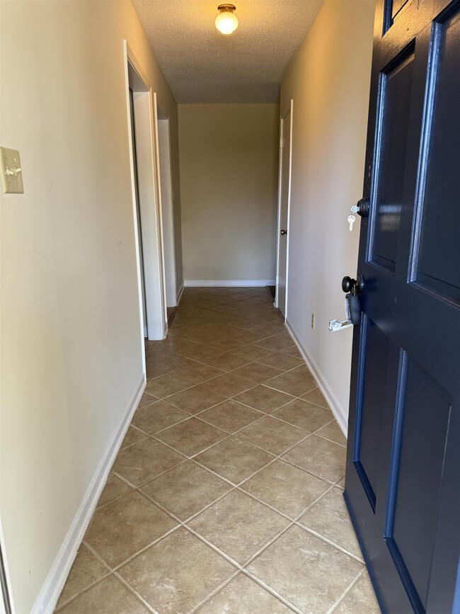 Building Photo - 7200 Devine St