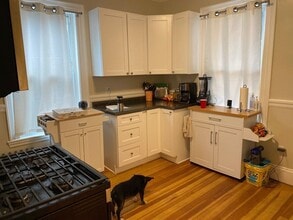 Building Photo - 7 Carmel St