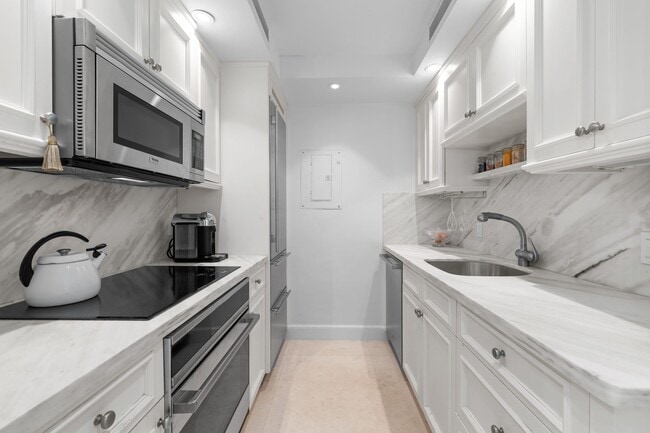 Building Photo - 354 Chilean Ave