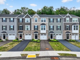 Building Photo - 526 Dogwood Ln