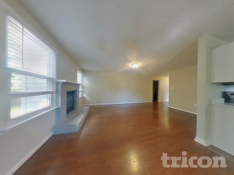 Building Photo - 1203 Addison Ct