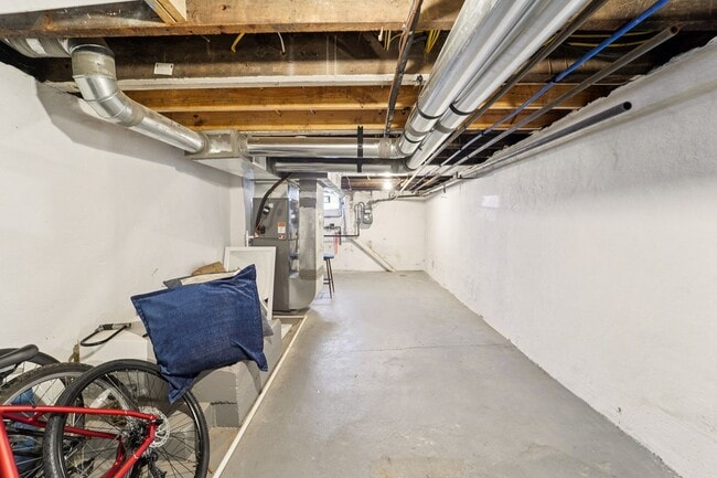 Building Photo - 317 39th St