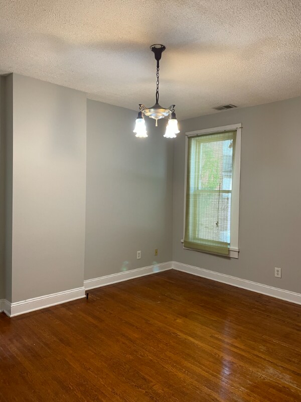 Building Photo - 462 King Ave