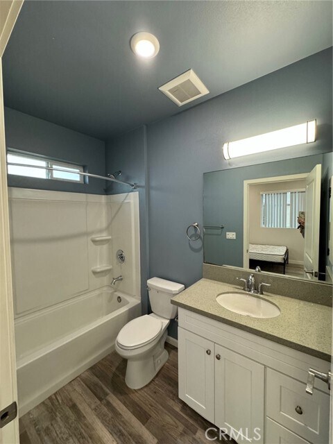 Building Photo - 621 Normandie Ave