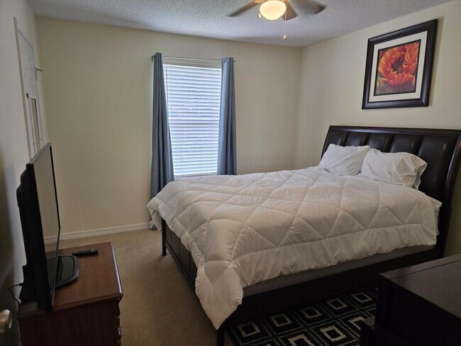 Building Photo - 1225 Ego Dr