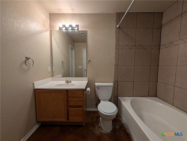 Building Photo - 1013 Misty Acres Dr