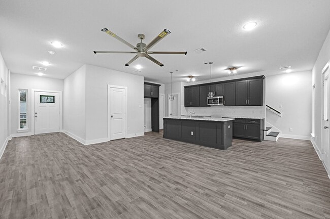 Building Photo - 4677 Bellfort Ave