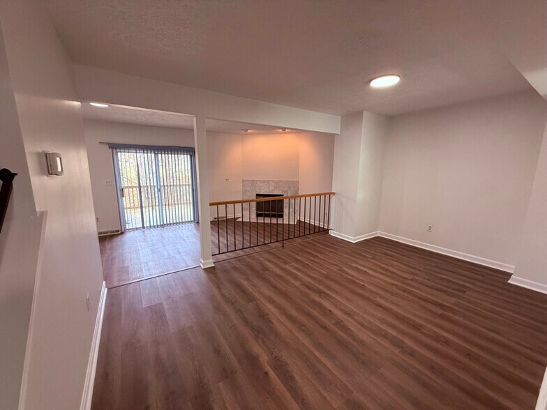 Building Photo - 2916 Carlyle Ct