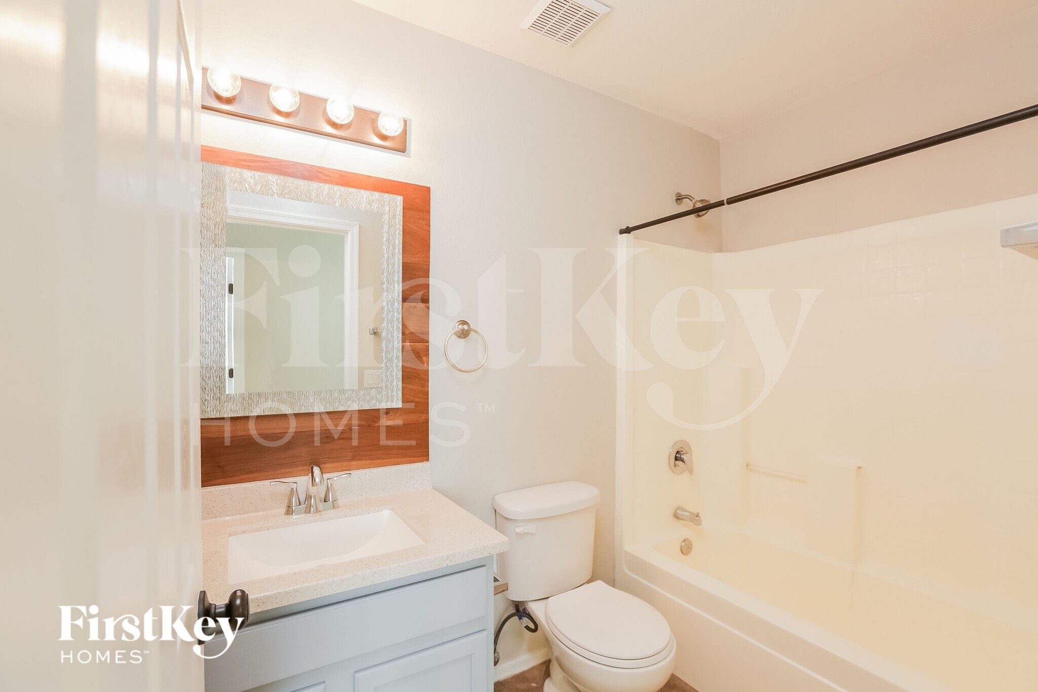 Building Photo - 1820 S 106th Ln