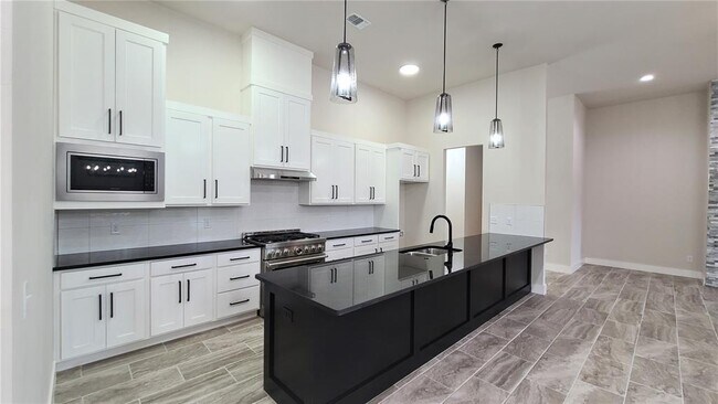 Building Photo - 9308 SW 35th St