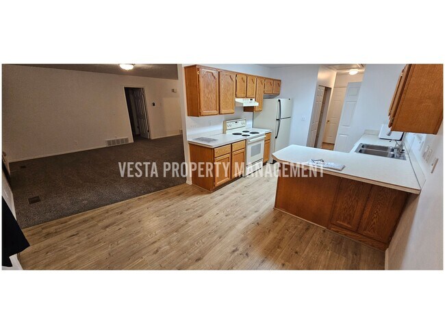 Building Photo - 981 Hudson St