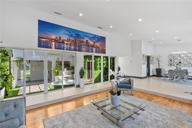 Building Photo - 13815 SW 38th St