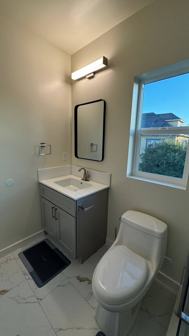 Building Photo - 1202 61st St