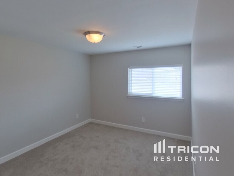 Building Photo - 2271 Cason Ln